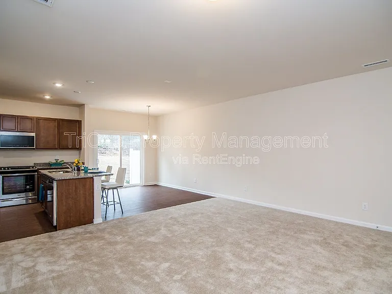 335 White Oak Ridge Dr — Photo 5