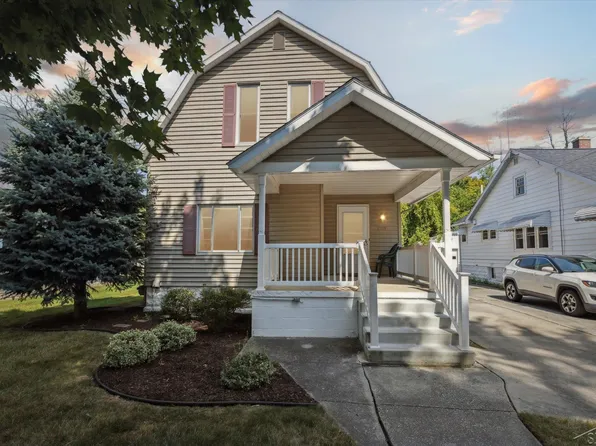 2119 7th St, Bay City, MI 48708