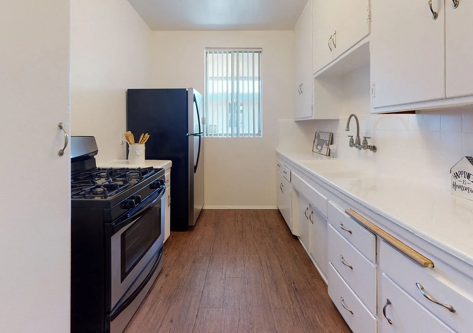 Venice Blvd Apartments — Photo 3