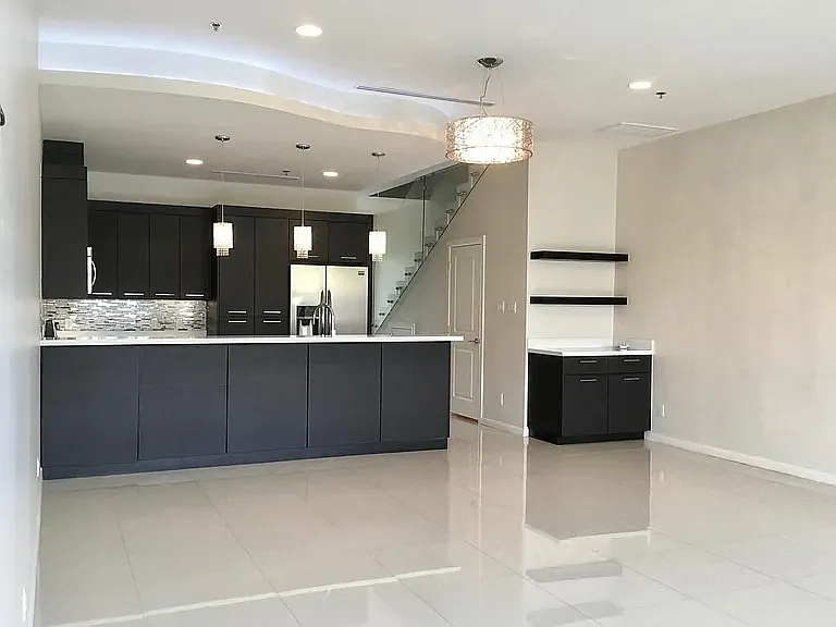 3010 S L Ln #3 — Photo 4
