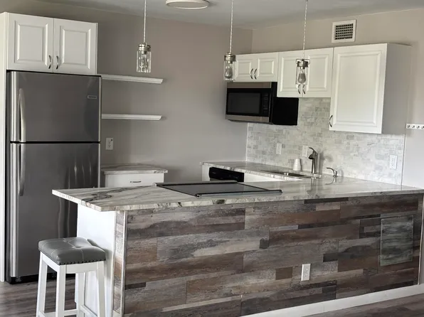 311 Chatham Rd E #311, West Palm Beach, FL 33415