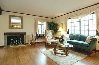 539 Brier St photo 1