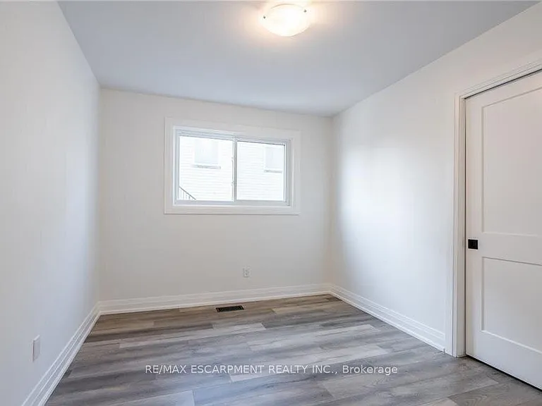 4289 Mountain St #3 — Photo 21