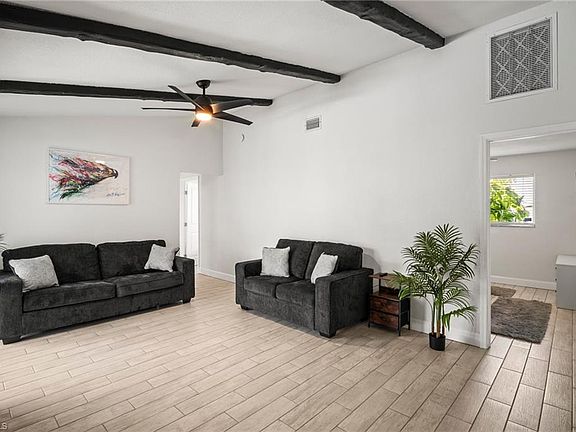 4th image of 2001 Bahama AVE