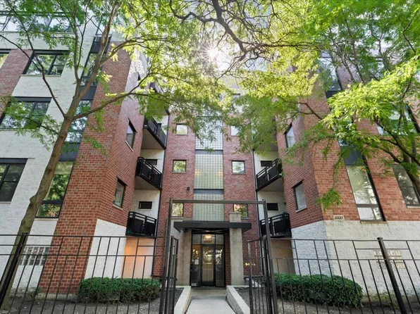 2337 W Wolfram St APT 415, Chicago, IL 60618