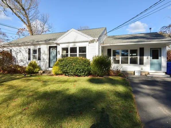 76 Glebe Ct, Taunton, MA 02780
