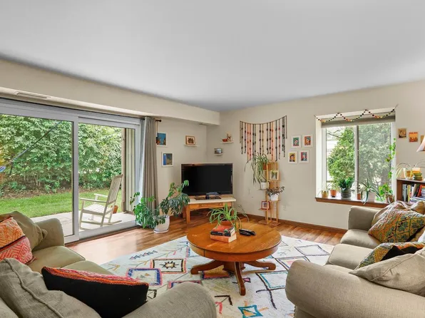 2827 Century Harbor Road #2, Middleton, WI 53562