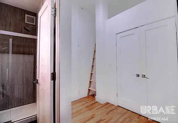 Rented by Urbane Brokerage | media 18