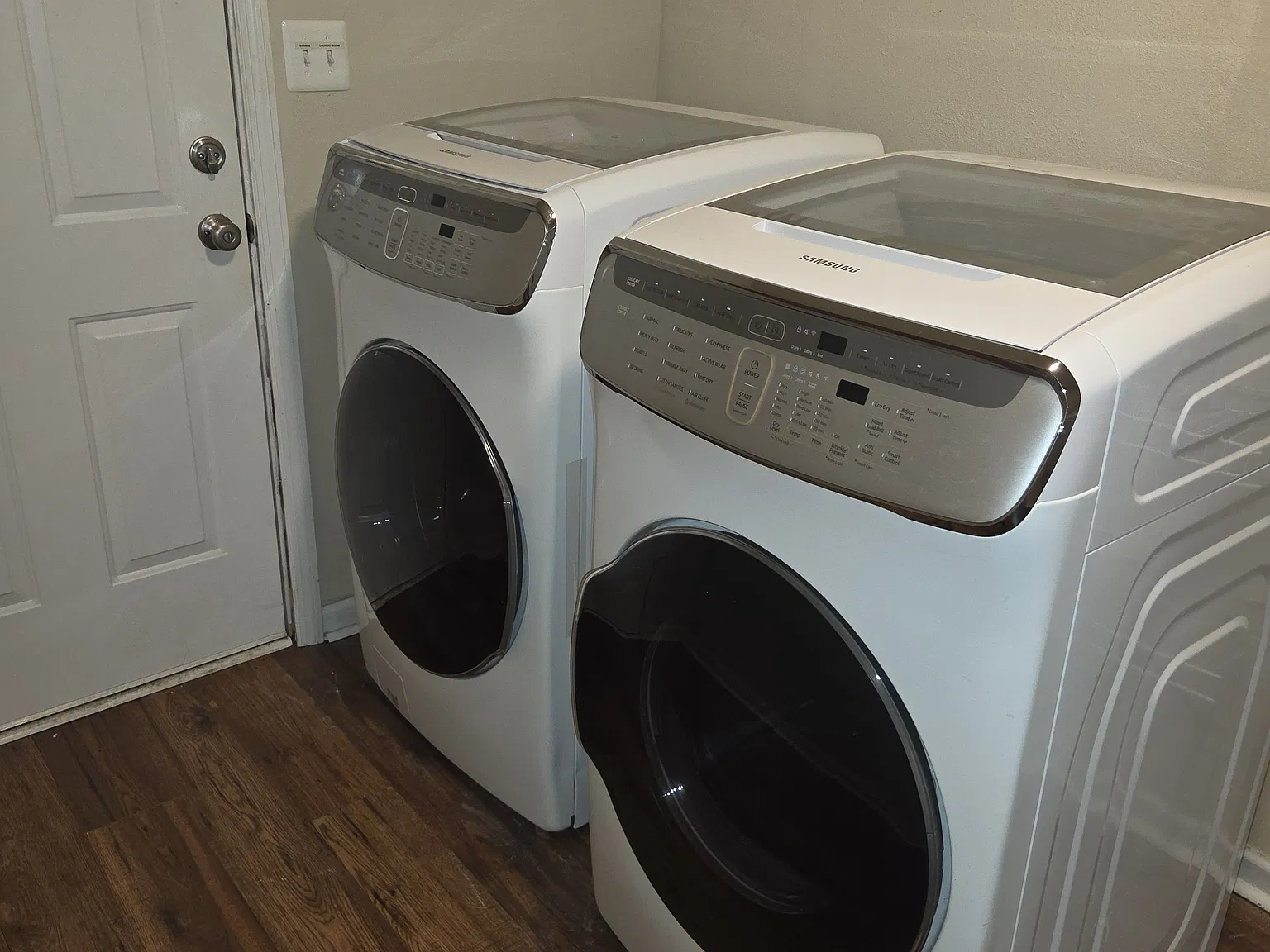 4 bed, 2710 sqft, $2,300 — Photo 4