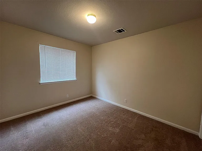 1619 Harness Race Way — Photo 9