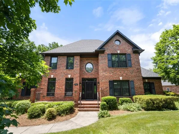 3101 Allerton Lake Dr, Winston Salem, NC 27106