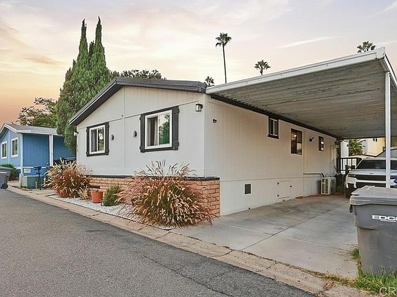 2nd image of 2515 Sweetwater Rd Space 12