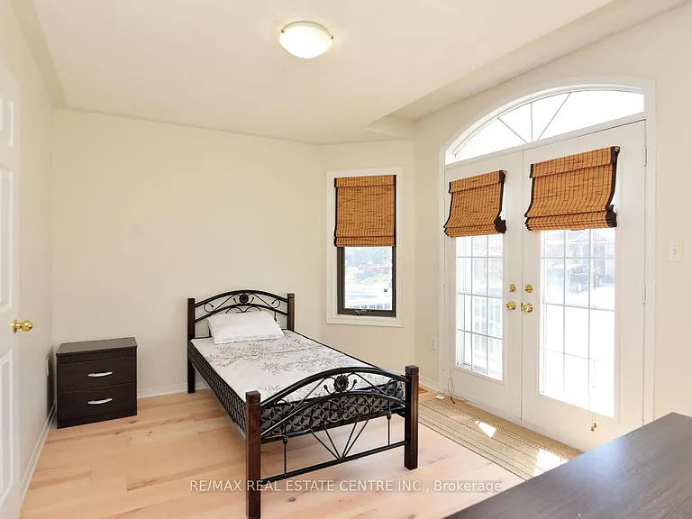 10 Sheldon Dr — Photo 8