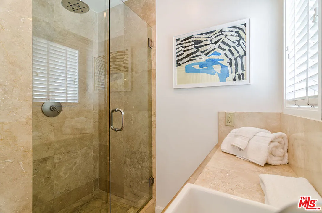 2 bed, 2.0 bath, 1200 sqft, $10,000 — Photo 4