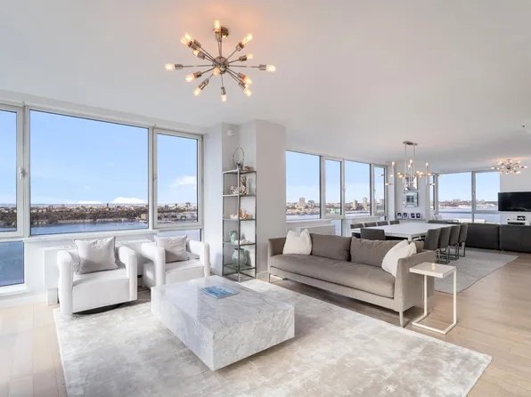 635 West 42nd Street image 15 of 47