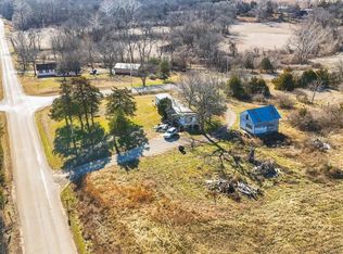 7641 SE Croco Rd, Berryton, KS 66409
