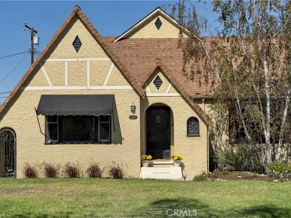 2429 N Heliotrope Dr, Santa Ana, CA 92706