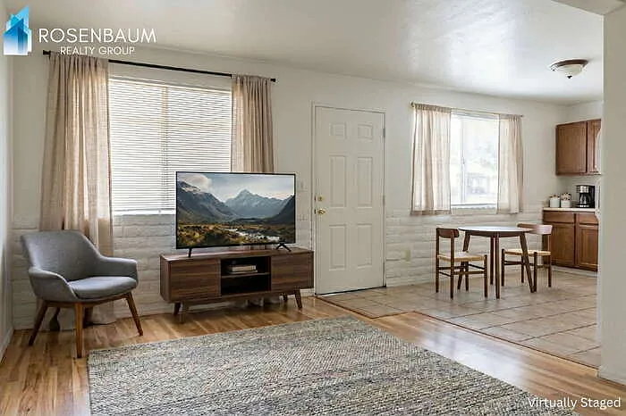 2 bed, 1.0 bath, 675 sqft, $900 — Photo 2