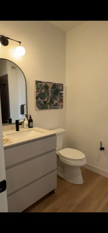 2 bed, 1.0 bath, 890 sqft, $3,170 — Photo 3