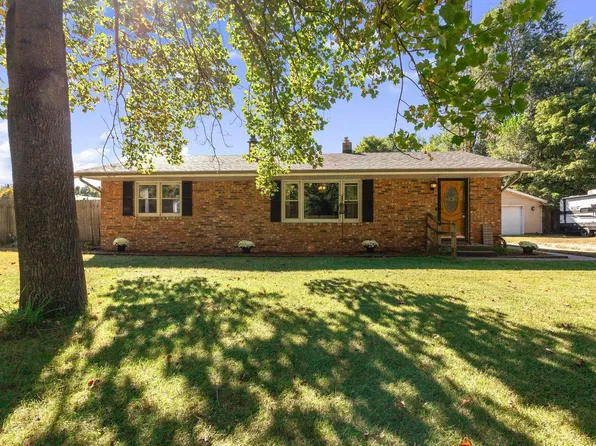 8635 E 150 S, Knox, IN 46534