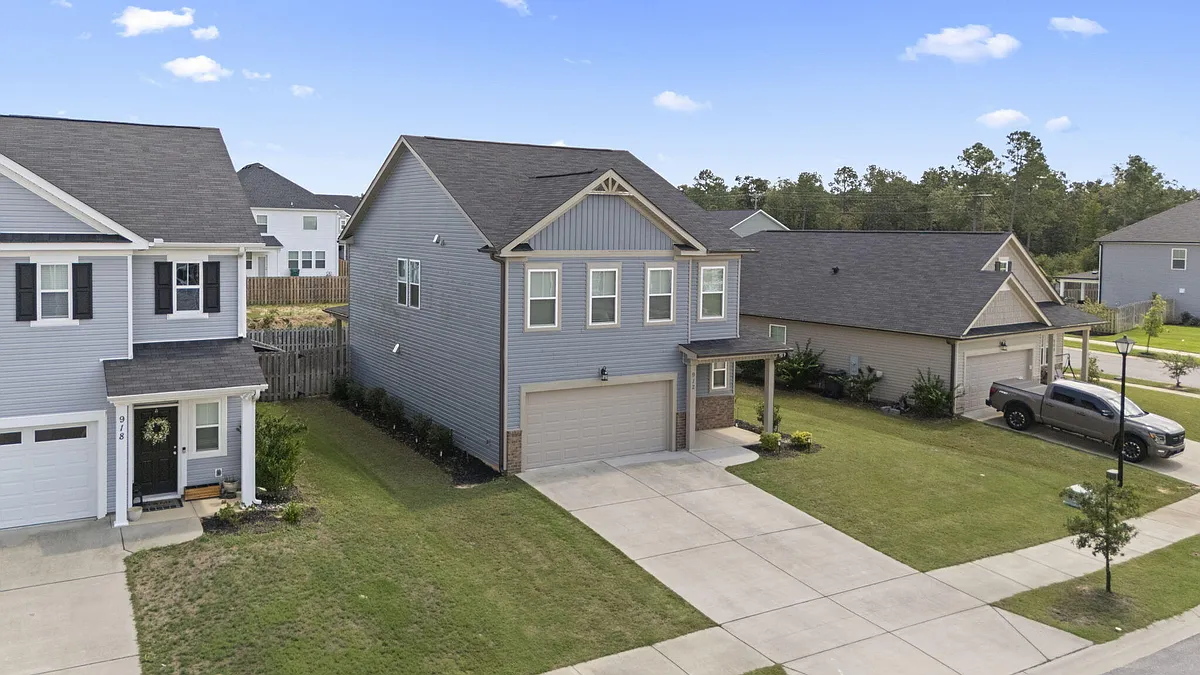 Building Photo - 912 Newburn Dr