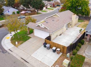 9375 Soaring Oaks Dr, Elk Grove, CA 95758