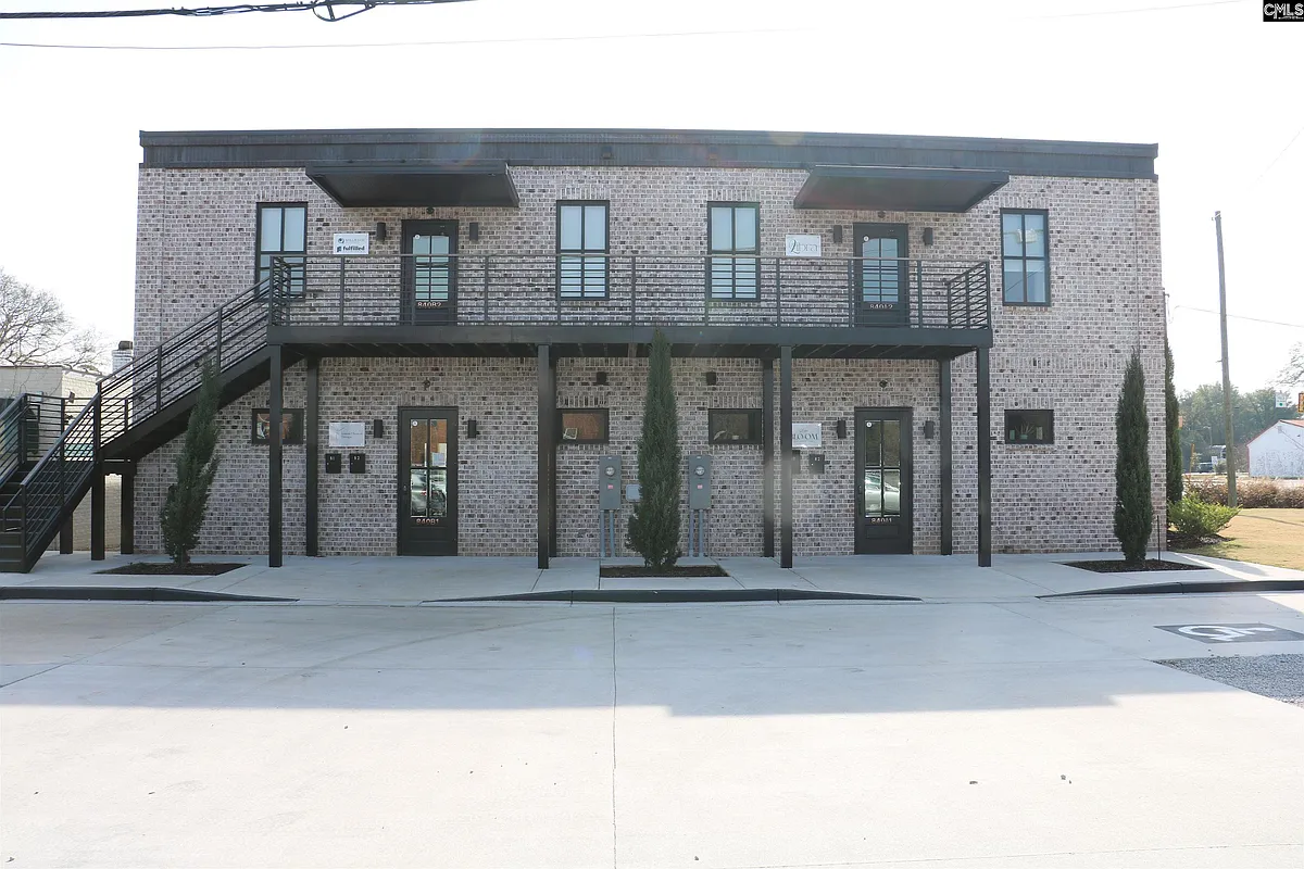 Building Photo - 840 Meeting St #A2A