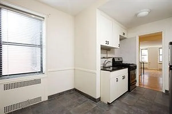 Rented by Douglas Elliman | media 15