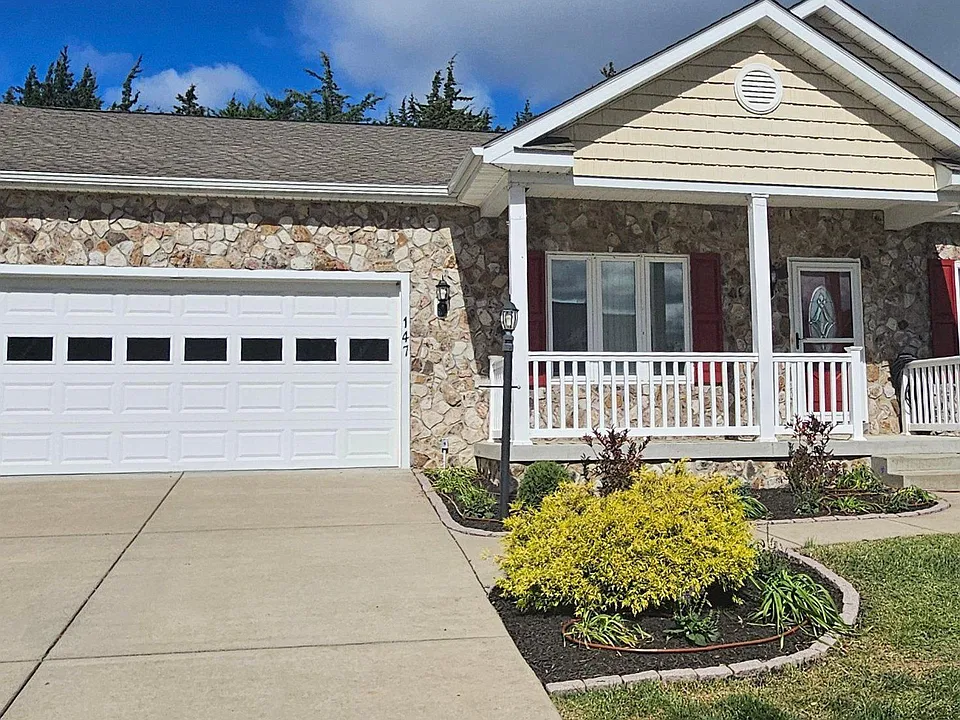 147 Settlers Way