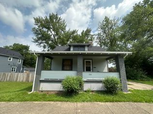 708 Lake Dr, Youngstown, OH