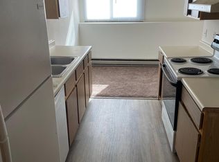 402 Miller Ln, Cheyenne, WY 82009