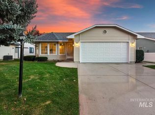 8359 W Willowdale Dr, Garden City, ID 83714