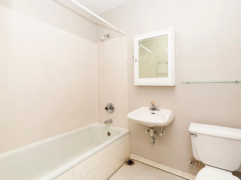 Charlesgate Apartments - Vintage Studios — Photo 68