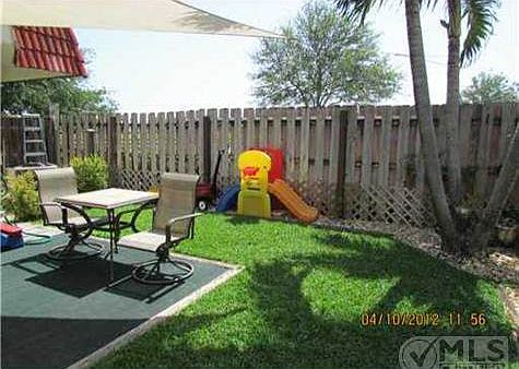 3rd image of 3767 Victoria Dr