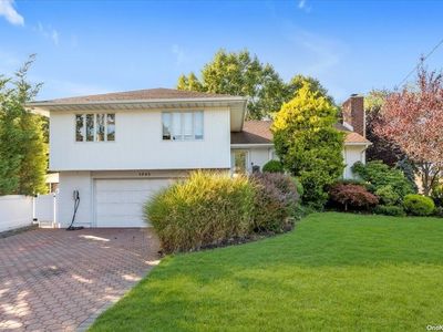 1348 Meadowbrook Road, Merrick, NY, 11566