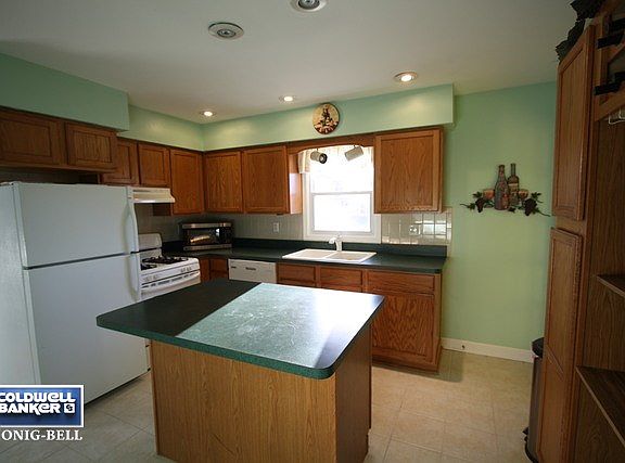 5th image of 23012 S Belle Ln