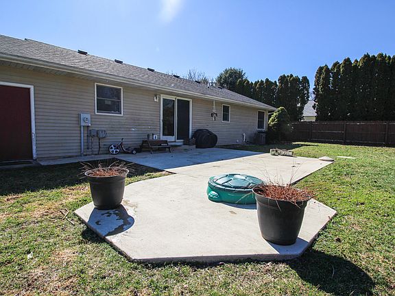 4th image of 17064 Hawk Ct