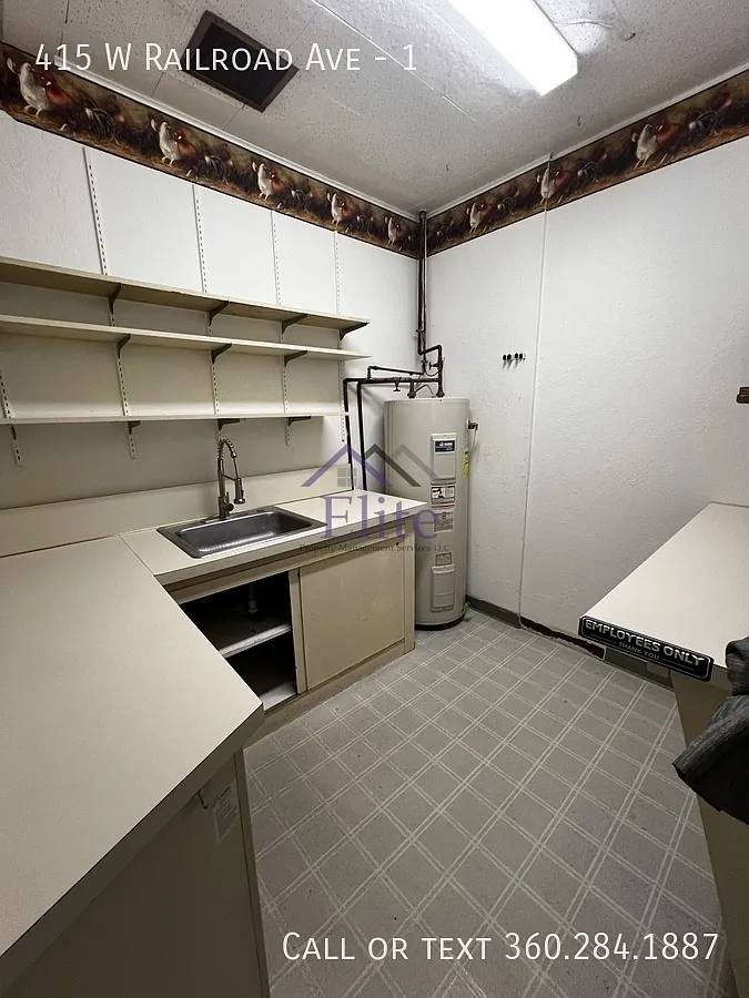 Studio, 696 sqft, $1,200 — Photo 3