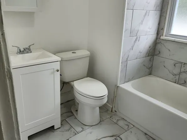 (undisclosed Address), Cleveland, OH 44105