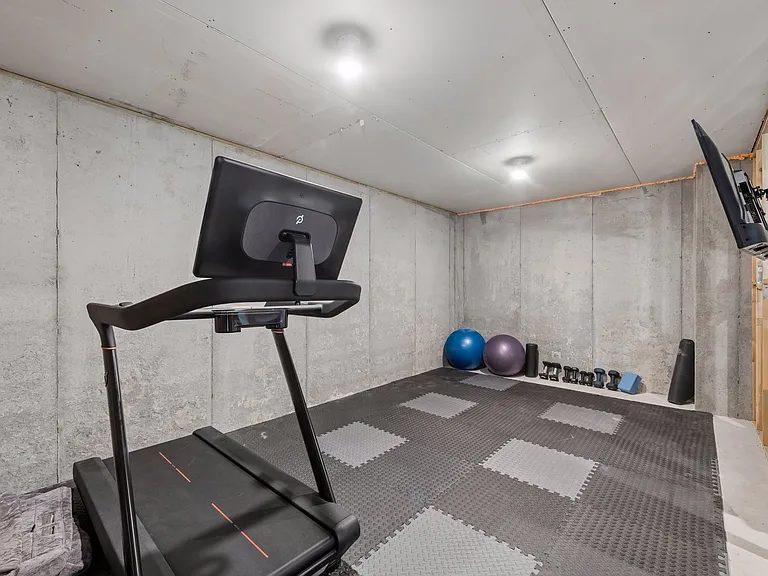 4392 Millstone Ct — Photo 39