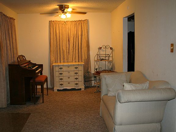 3rd image of 6008 Westridge Ln APT 512