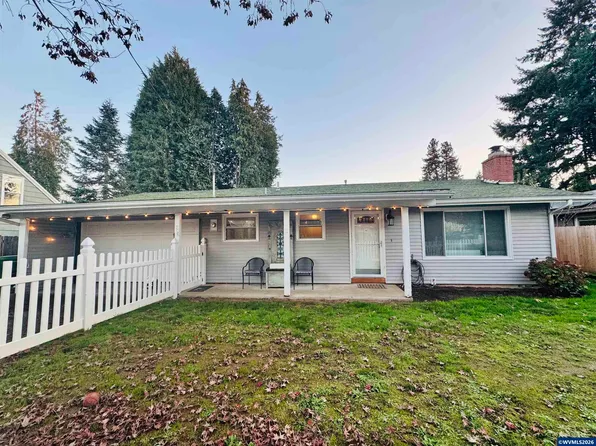 708 W High St, Stayton, OR 97383