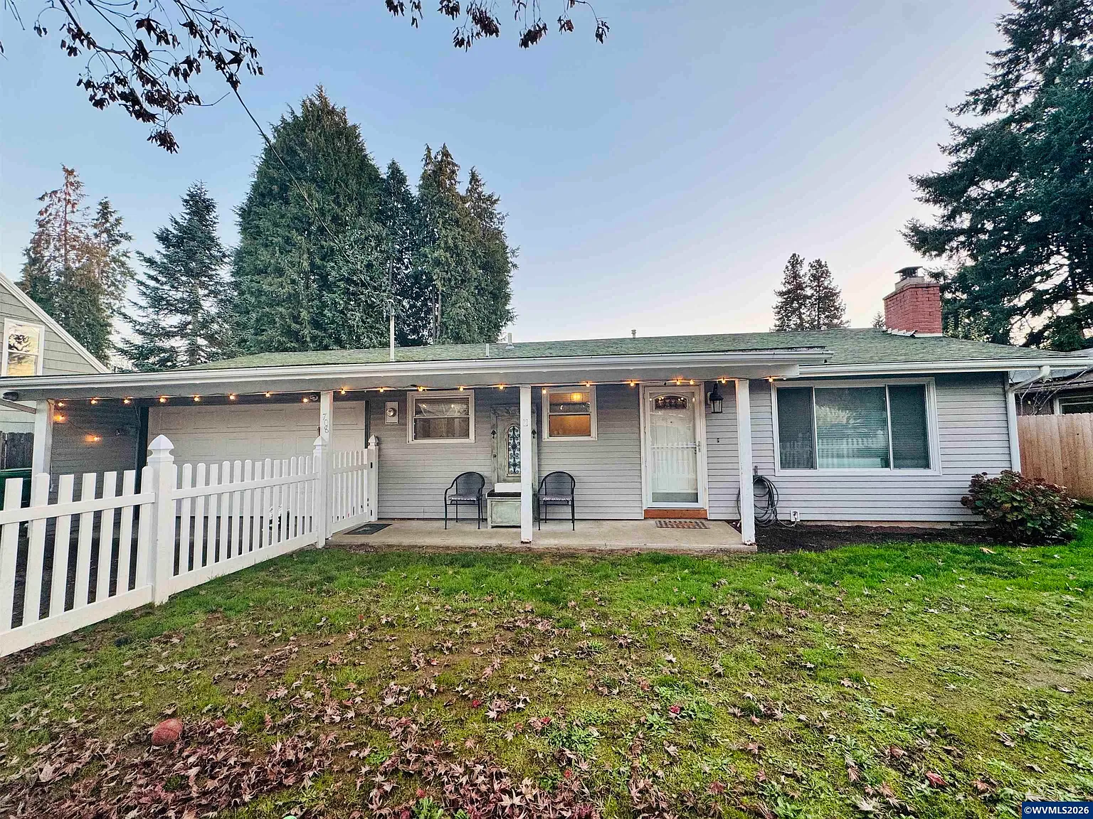 708 W High St photo 1