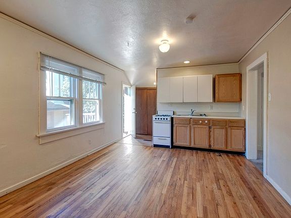 1012 10th Street Up Kitchen