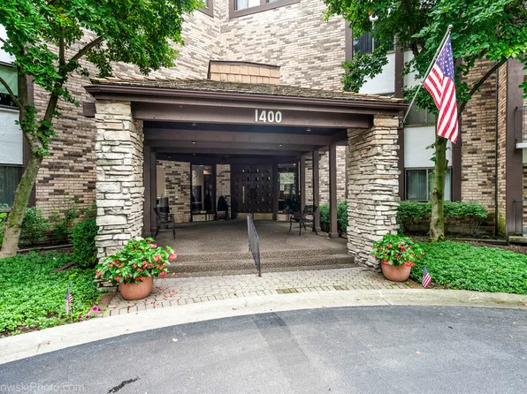 1400 N Yarmouth Pl APT 413, Mount Prospect, IL 60056