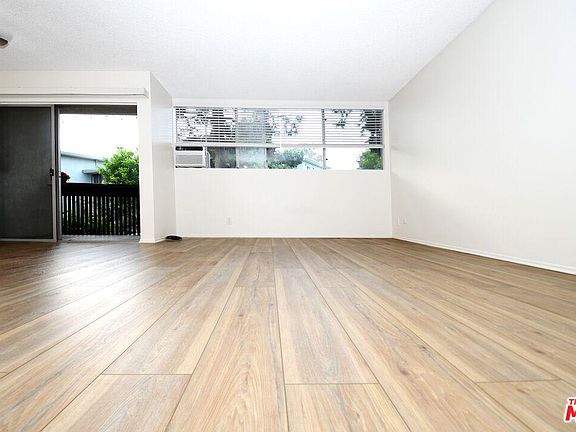3rd image of 5900 Canterbury Dr APT A102