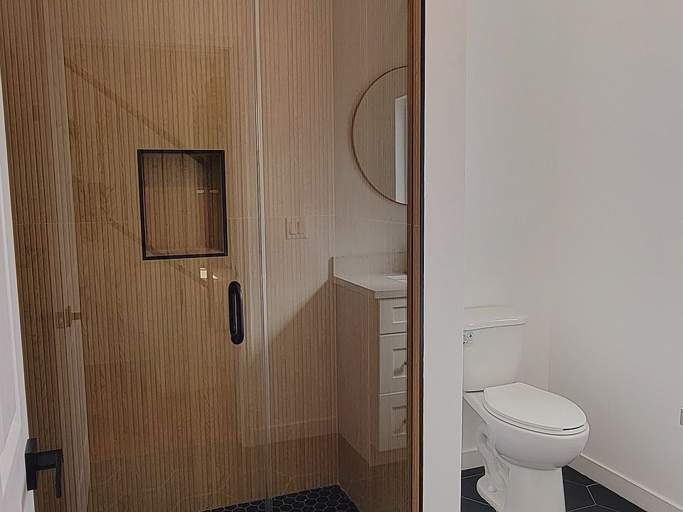 Bathroom downstairs