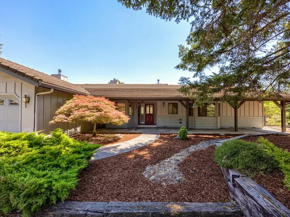 660 Garnet Ln, Grants Pass, OR 97526