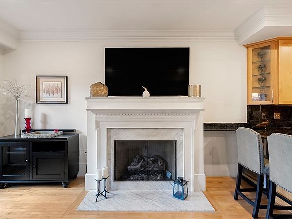 2nd image of 349 Marlborough St APT 1