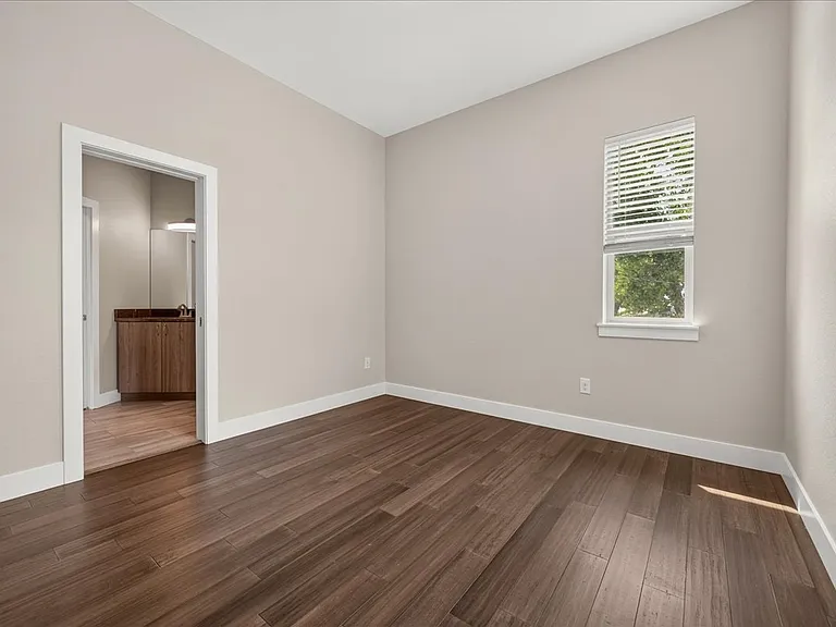 1407 Rogers Ct — Photo 34